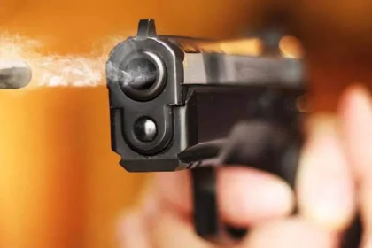Firing in Seelampur: One dead, other in critical condition, police investigating the case.