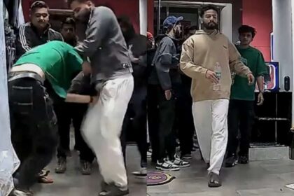 Youtuber ELvish yadan and Maxtern Fighting Video Goes Viran and Elvish Yadav Accused of Threatening Youtuber Maxtern: 'Jaan Se Maarne Ki Dhamki Di Hai'